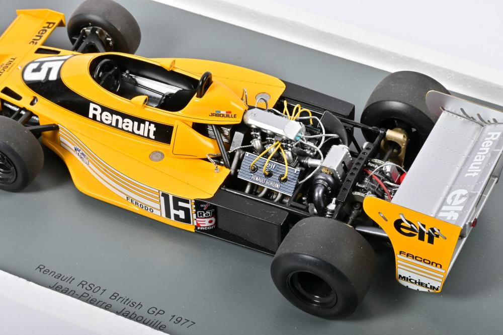 RENAULT: A 1:18 scale spark Renault RS01 (18S111). As raced at the