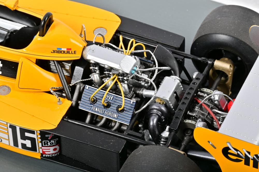 RENAULT: A 1:18 scale spark Renault RS01 (18S111). As raced at the