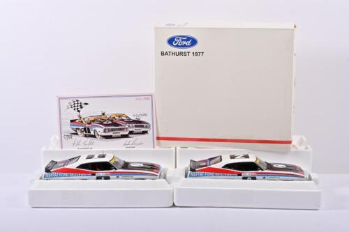 MOFFAT/FORD: A Biante 1:18 scale 'BATHURST 1977' XC FALCON MOFFAT FORD DEALER TEAM set. STONIE CoA. L.E 4526/7712