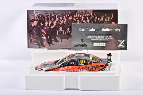 COMMODORE: A limited edition 1:18 scale Classic Carlectables Holden VE Commodore as race by Lowndes/Skaife in 2010 Supercheap Auto Bathurst 1000 winner, team Vodafone, with COA numbered 4274/5000, included replica trophy, in double fitted box