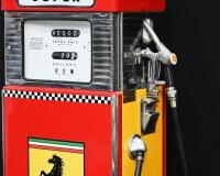 BOWSER: A circa 1960s/70s Wayne 605 petrol bowser in Ferrari livery - 6