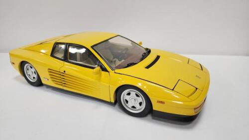 TESTAROSSA: A 1:8&nbsp;scale Pocher&nbsp;die-cast model of a Ferrari Testarossa, with keys