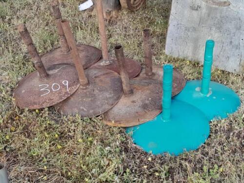Eight tractor stands