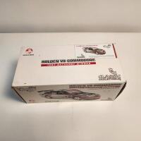 COMMODORE: A limited edition 1:18 scale Classic Carlectables Holden VS Commodore as race by Perkins/Ingall in 1997 Bathurst winner, #11, with COA numbered 2700/4500, roof signed, missing right mirror, in fitted box (SALEROOM NOTICE) - 8