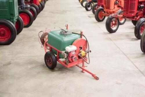 PUMP: A single cylinder 4-stroke Honda G100 petrol powered pump