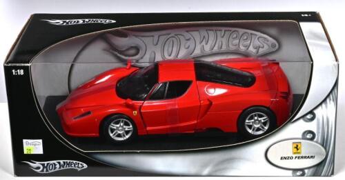 FERRARI: A 1:18 scale Hotwheels Ferrari Enzo