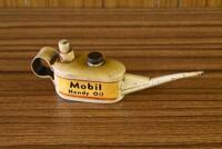 MOBIL: A cute original "Vacuum Quality Product" metal oiler, 6cm high x 18cm wide - 2