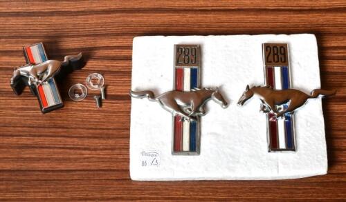 MUSTANG: Two Mustang '289' quarter panel badges, one appears original the other later plus another