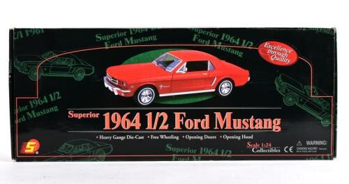 MUSTANG: A set of six Ford Mustang models in 1:24 scale as manufactured by Sunnyside Ltd, set consists of five 1964 1/2 Ford Mustangs, with later, modern Ford Mustang, with set box.