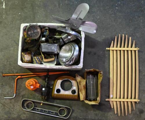 HOLDEN: A collection of miscellaneous parts, mainly relating to early Holdens