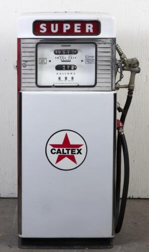 CALTEX: A Wayne 605 petrol pump in Caltex livery, in restored condition, 145cm high, 83cm wide, 45cm deep