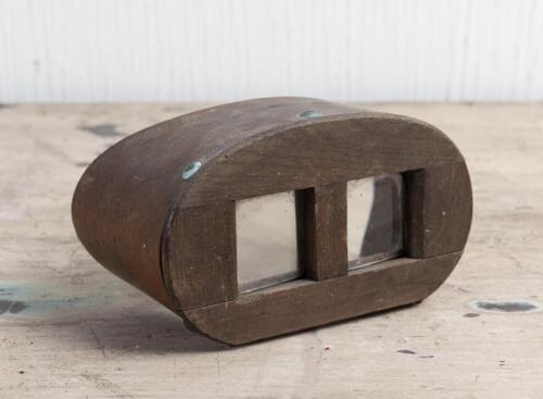 STEREOSCOPE: A viewer from a stereoscope
