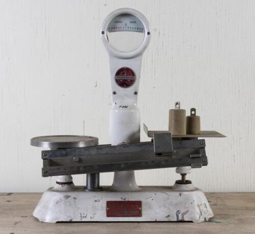 SCALES: A set of vintage Wedderburn shop scales, with two weights 500g and 295g, 49cm high