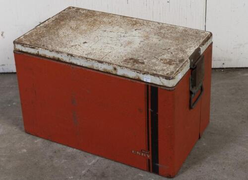ESKY: A Mallards Esky cooler, 54cm high, 56cm wide, 32cm deep