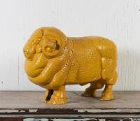 GOLDEN FLEECE: A Golden Fleece cast aluminium 'Sir David of Dalkeith' pump top ram, 37cm high, 56cm wide