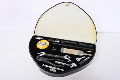 JAGUAR: A 1960s Jaguar Mk 10 420G complete and correct tool kit, in original case
