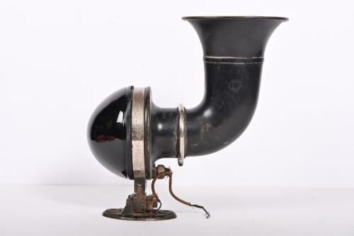BOSCH: A circa 1920s 6 volt Bosch horn, 27cm high, 26cm wide, 12cm deep