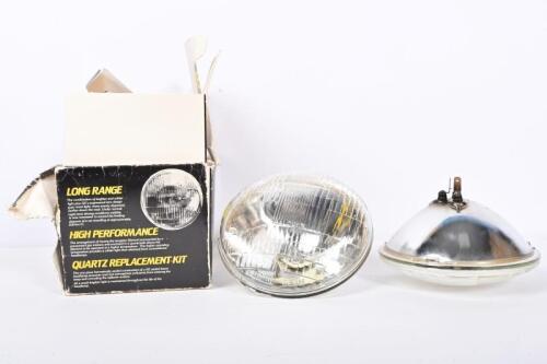 GE: A pair of GE sealed beam halogen headlights, in original box, NOS, glass 18cm