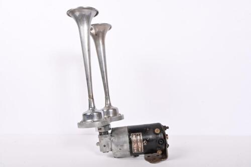 CICCA: A circa 1940/50s French Cicca Tenor 12 volt air horn, 45cm long