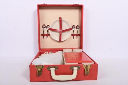 SIRRAM: An original 1950s Sirram motorists picnic case for four with plastic plates and cups, the case 35cm high, 34cm wide, 15cm deep