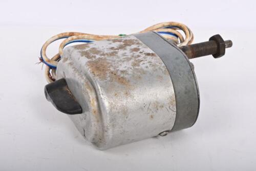 WIPER MOTOR: A 12 V wiper motor, not in working condition