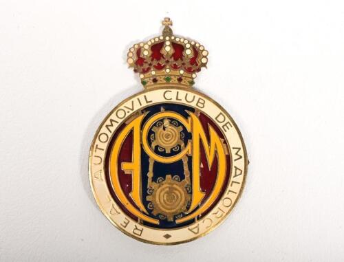 RACM: A Royal Automovil Club De Mallorca enamelled car club badge, enamel and brass, 6.5cm diameter