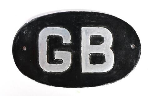 GB: A small cast aluminium painted GB plate, 7.5 x 12.5cm
