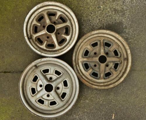 MG: Three MGB rims, 39cm diameter