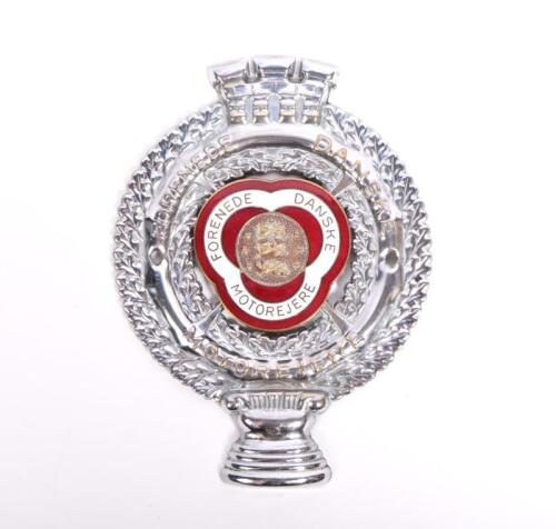 FORENEDE DANSKE MOTOREJERE: A 1930's Forenede Danske Motorejere nickle plated pressed brass badge with enamelled insert featuring&nbsp;three lions, stamped Argentor to back, 9cm diameter