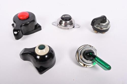 SWITCHES: Four two-way switches and one GLAXON horn switch