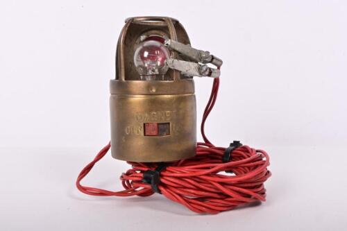 RAYDYOT: A Raydoyt "Magnalite" with crocodile clips, brass. Circa 1950's