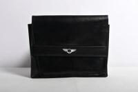 BENTLEY: A modern English made Bentley manual pouch in black leather