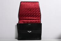 BENTLEY: A modern English made Bentley manual pouch in black leather - 3
