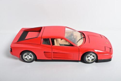 FERRARI: A 1:18 scale Bburago 1984 Ferrari Testarossa