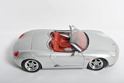 PORSCHE: A 1:18 scale Maisto Porsche Boxster (concept)