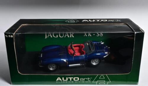 JAGUAR: A 1:18 scale Autoart Jaguar XK-SS in blue