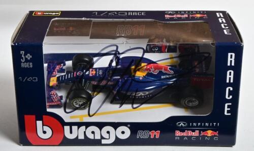 DANIEL RICCIARDO: 1:43 scale Infiniti Red Bull Formula 1 car by Bburago, hand-signed by Daniel Ricciardo