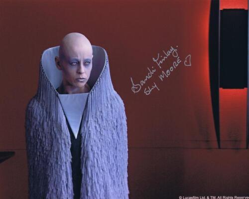 STAR WARS: A colour picture of Sly Moore autographed by Sandi Finlay
