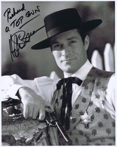 HUGH O'BRIAN: A black and white picture of Hugh O'Brian as 'Wyatt Earp', personally inscribed by Hugh O'brian