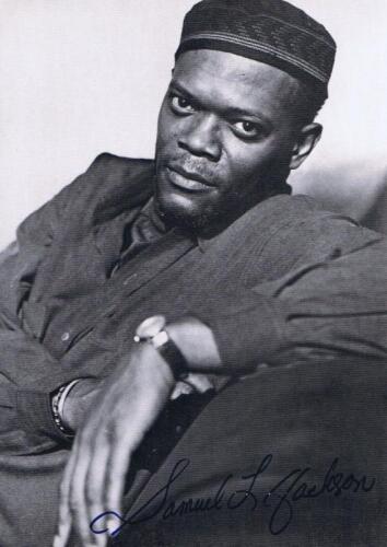 SAMUEL L JACKSON: A autographed black and white portrait of Samuel L Jackson