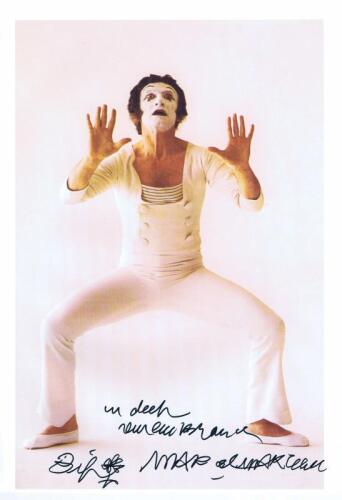 MARCEL MARCEAU: A colour picture of french mime artist Marcel Marceau, autographed