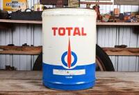 TOTAL: A large circa 1950s/1960s five gallon Total 'Super Motor Oil MS 20,'30' drum