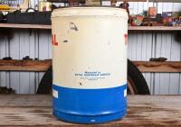TOTAL: A large circa 1950s/1960s five gallon Total 'Super Motor Oil MS 20,'30' drum - 4