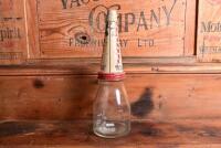 ATLANTIC: An early "Atlantic Union Oil Company" embossed one pint oil bottle, with original "Atlantic Heavy SAE 40" tin pourer and dust cover, with rivet air hole - 4