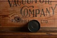 MOBIL: A one pound 'Vacuum snow white petroleum jelly' tin with pegasus - 5
