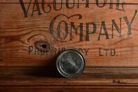 MOBIL: A one pound 'Vacuum snow white petroleum jelly' tin with pegasus - 6