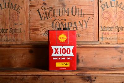 SHELL: A circa 1970s one gallon 'X-100 30/40' motor oil tin with embossed lid