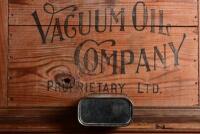 STANDARD: An original American "Standard Liquid Gloss" one quart oil tin - 6