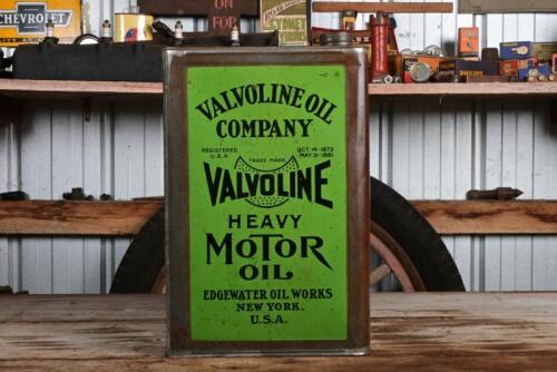 VALVOLINE: An original American "Valvoline Oil Company Heavy Motor Oil" four imperial gallon tin