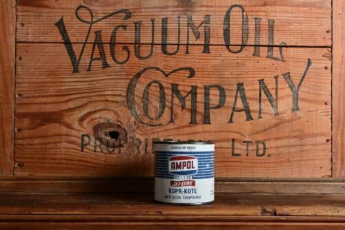 AMPOL: A circa 1960s Ampol 1 pound 'Jet Lube' grease tin